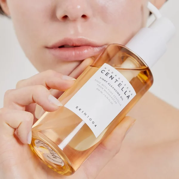 SKIN1004 Madagascar Centella Light Cleansing Oil 200ml – Image 3
